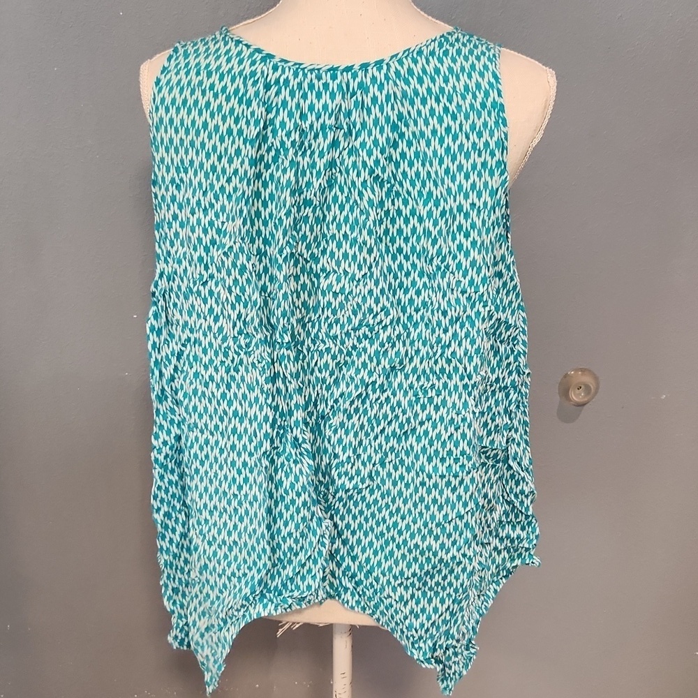 Stylus handkerchief Hem Geometric Sleeveless Flowy Top Resortwear Nautical - Picture 6 of 7